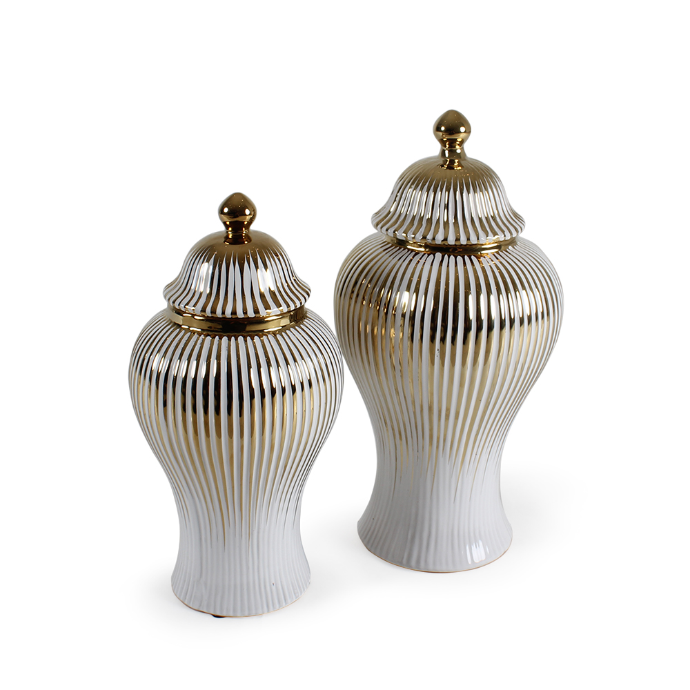 Jarrón Decorativo Ginger pequeño lineas doradas en caida	
